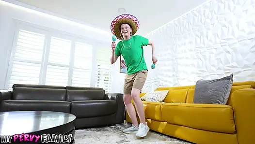 Mypervyfamily - apropiación cultural y masturbación milf - Callie Brooks