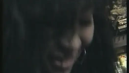 Üç Asyalı genç kız şanslı beyaz bir adam tarafından sikiliyor