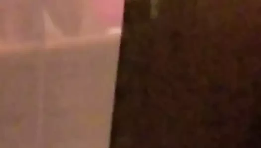 Aldatan kız arkadaşımı başka bir erkekle yakaladım