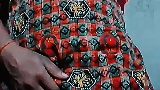 Taytlardan birinin çıkıp ateşli sulu amcığı yatıştırmasını istiyorum