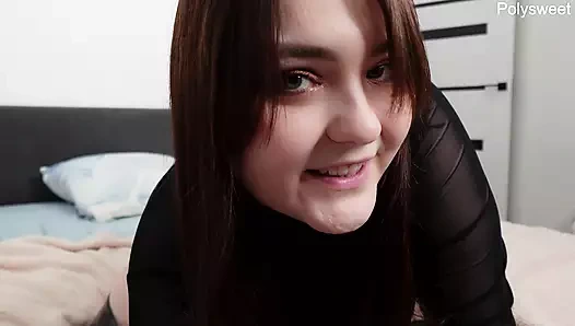 Sahibe yüksek topuklu ayakkabılarla bekaret kemerinle oynuyor