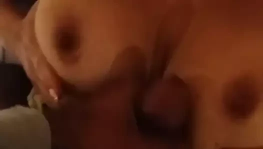 Benim göğüsleri ile lanet, emme horoz ve ben cum üzerinde benim n almak