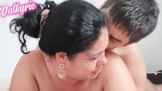Valkyrie'nin derleme oral seksi, gırtlağına kadar alma ve anal seks