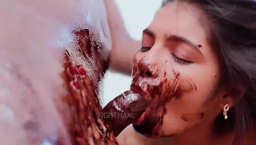 Ateşli Desi Hintli çiftin ağzına boşalıyor