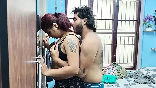 Innner'da dudak kilidi ile göbek emme sadece giyiyor