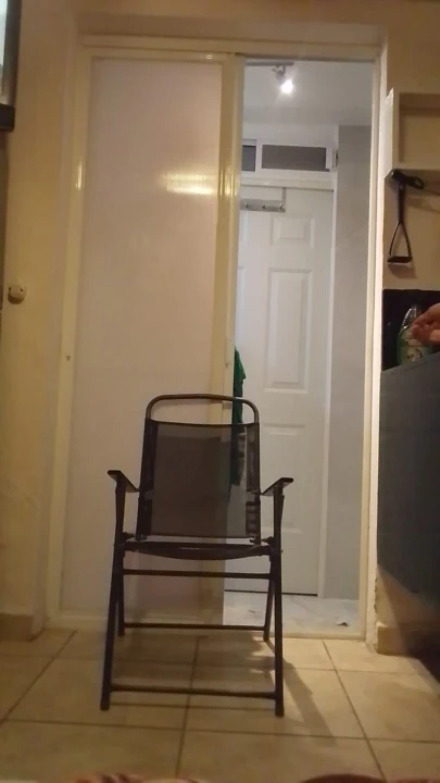 Merlina kostümü içindeki güzel Natalia mastürbasyon yapıyor