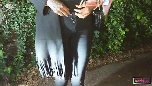 Sapık sürtük kraliçe "Dark Dea" açık havada işiyor derlemesi