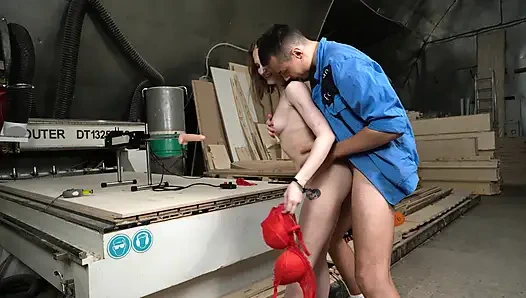 Fabrika eğlencesi: makinesi ile çifte penetrasyon