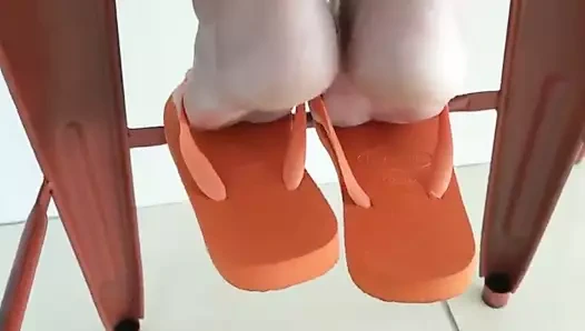 Turuncu parmak arası terlik 3