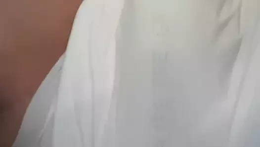 Kıçında yapay penis nedeniyle bebek bezine işemek