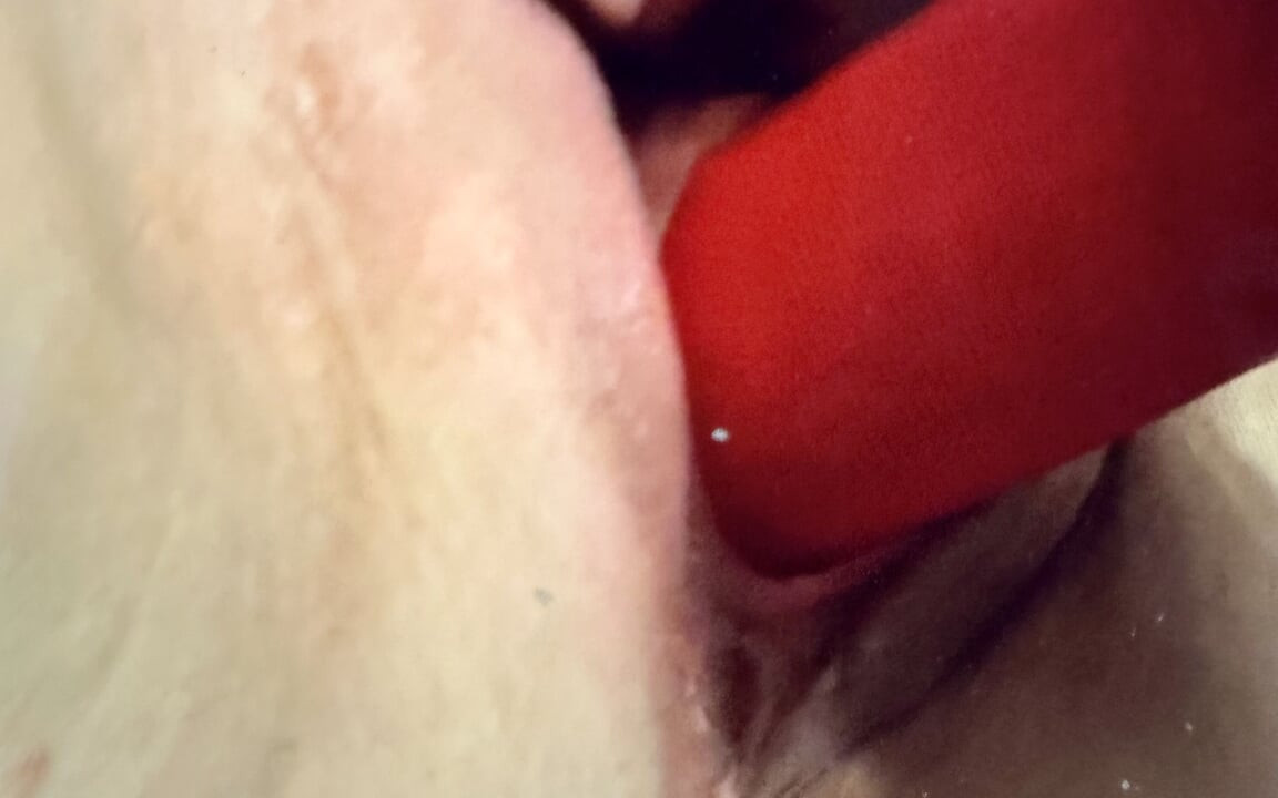 Ev hanımı dildo ve titreşen yumurta ile gerçekten azıyor