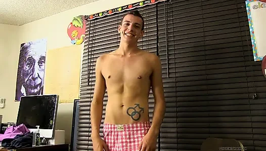 Aaron ilk sahnesini konuşuyor