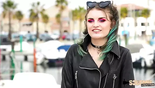 Trixy tüm deliklerinin doldurulduğunu istiyor