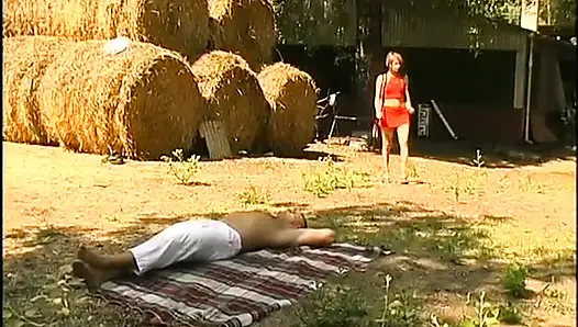 Ateşli bir kızıl saçlı için epik anal darbe