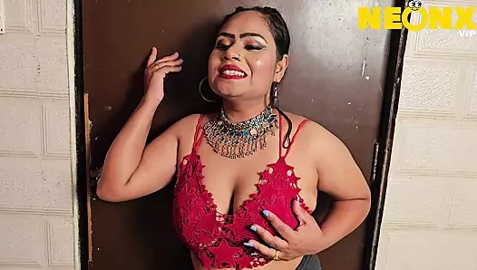 Gece vakti üvey oğlu tarafından yatakta baştan çıkarılıyor