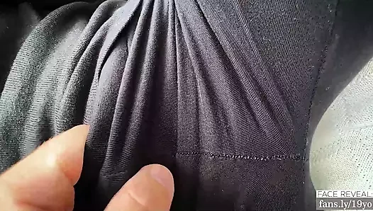 Eski sınıf arkadaşımla parkta tanıştım ama herkesin içinde 😱 sikimi sikiyor