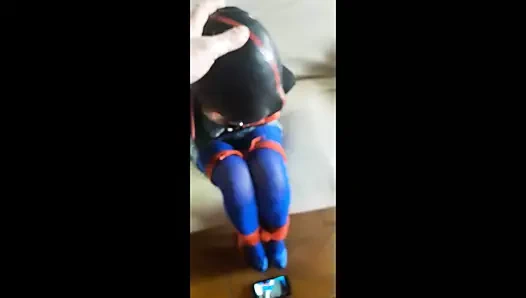 8 inç topuklu ve külotlu çorap giyen laura bağlı ve pov eylem boğazlı