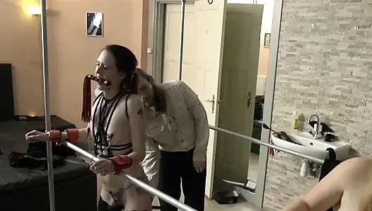 Meliss ve Zoë şaplak yiyor