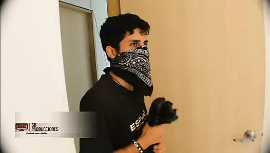 Britanny çok azgın bir Hintli ve yarağıma binmeyi bırakmıyor - İspanyolca porno