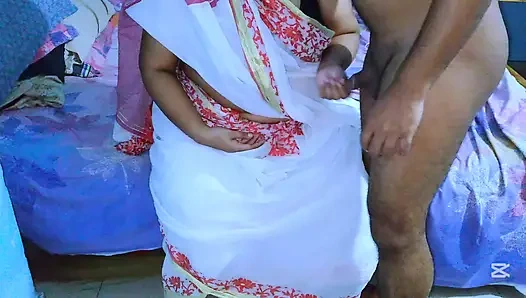 Hintli ateşli kadın kocasını aldatıyor ve yaşlı erkek arkadaşıyla sikişiyor - tamil seks