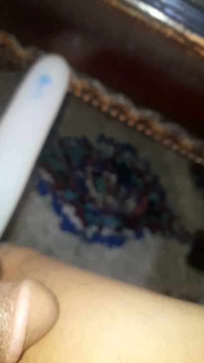 Penisinin arkasına girdi ve ben çığlık attım.
