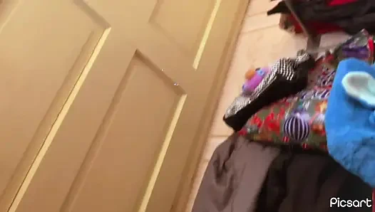 Gotik çoraplı çıplak bebek