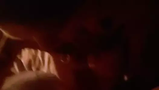 Kız arkadaş sakso çekiyor