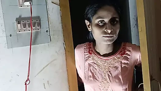 HINTLI SEKSI ATEŞLI KıZ PARNITA ODADA SEKS YAPıYOR