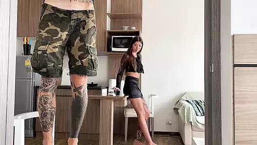 Sulu bir oral seks ile tamirciye para ödedi ve onu farklı pozlarda becerdin