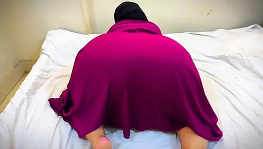 Kirli göt deliği ve amcık mms canlı - büyük götlü Kahireli Müslüman kız