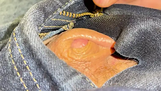 Süper minik yarak orgazm olana kadar ovuyor