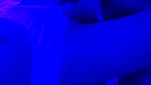 zengin inleyerek inanılmaz bir orgazm olurken yarağımı yakaladı