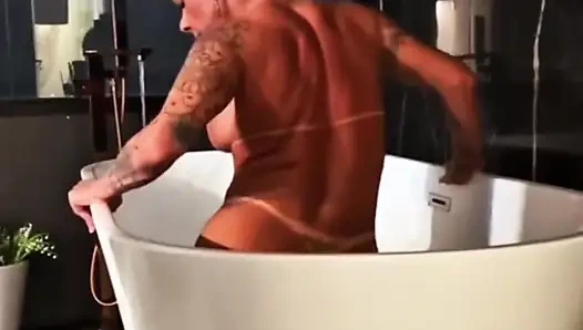 Crown tüylerine vajina vermek istiyordu