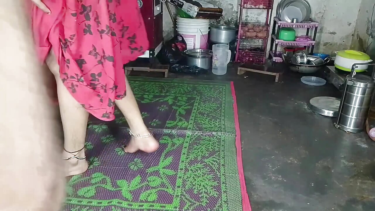 İlk kez anal sikişiyor, ilk kez göt sikişi domaltmalı hintçe ses