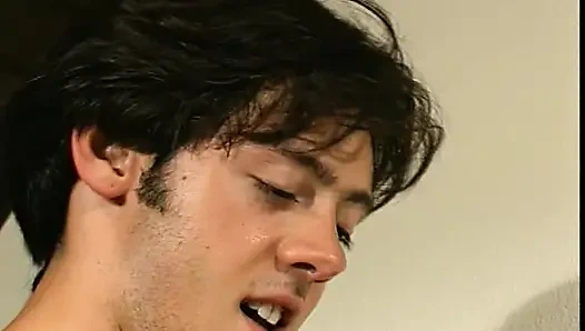 Klasik esmer orta yaşlı seksi kadın Francesco Malcom'un büyük sert yarağına biniyor