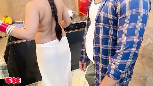 Bra Seller Ki Aagyi Mauj .. jab dekha Usne Alisha Bhabhi Ko Bra Try Krte Hue!!!!