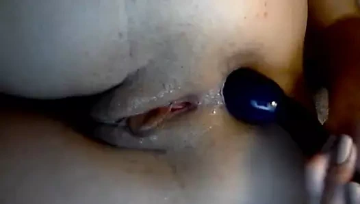 Ağzı açık götüm ve mor oyuncak :)