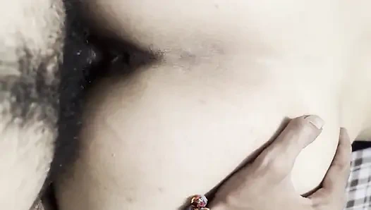 Yaramaz tombul evli kadın kocasının en iyi arkadaşına biniyor