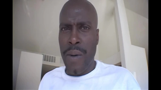 İki büyük yarrağa sansasyonel siyah göt