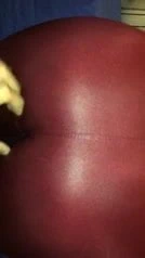 Taytlı kızların götüne dokunuyor v1