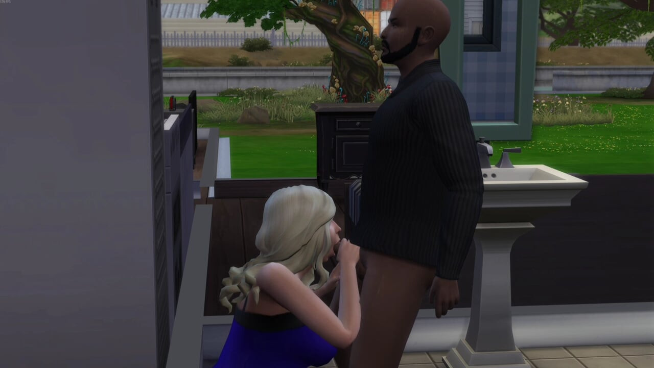 Sims 4 - Sim'leri revize ediyor ve orta yaşlı seksi kadın ve gotik orta yaşlı seksi kadın birlikte yaşıyor ve farklı insanlarla seks yapıyor