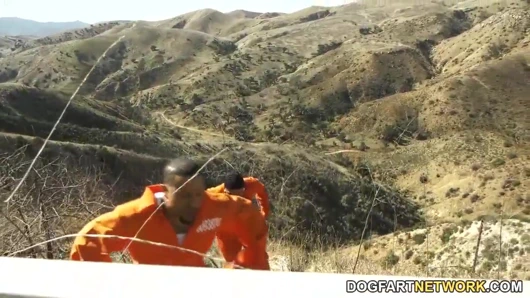 Mahkumlar büyük zenci yarağı sürtük Eliza Ibarra'yı sikiyor - gavat seansları