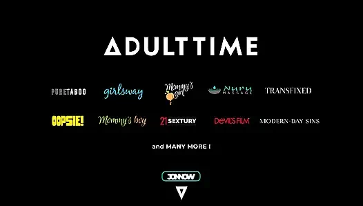 ADULT TIME - seksi iç çamaşırlı azgın çingene Rose oda arkadaşı tarafından dildoyla mastürbasyon yaparken yakalanıyor