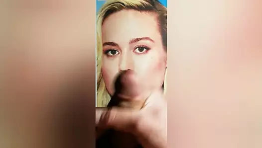 Brie larson boşalma anısına 3