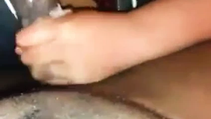 Oral sekste yetenekli kadın yarakla grup seks yapıyor