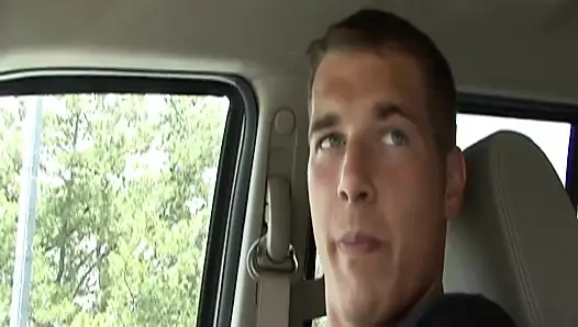 Güzel memeli Morgan Kuralları sert sikişiyor