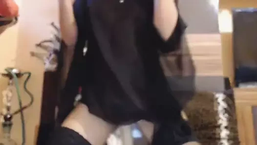 Sıcak bebek hoşlanır binicilik ona kahrolası oyuncak