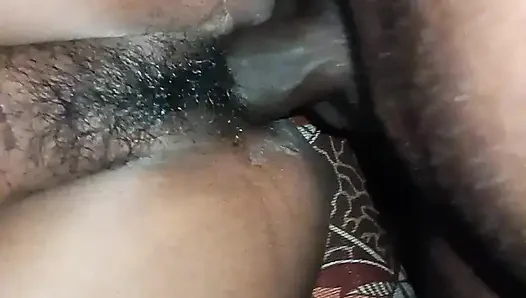Seksi çift tam gece masti domaltarak sikişiyor