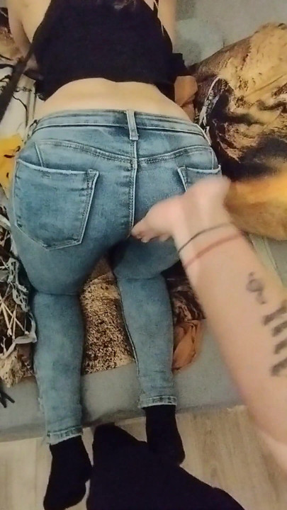 Ass in jeans girl teasing and rubbing pussy | Clip 1