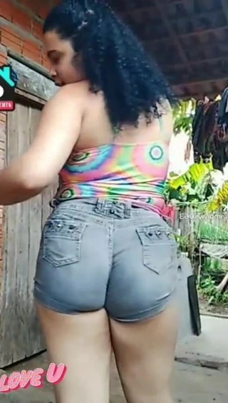 Short metido en el hoyo